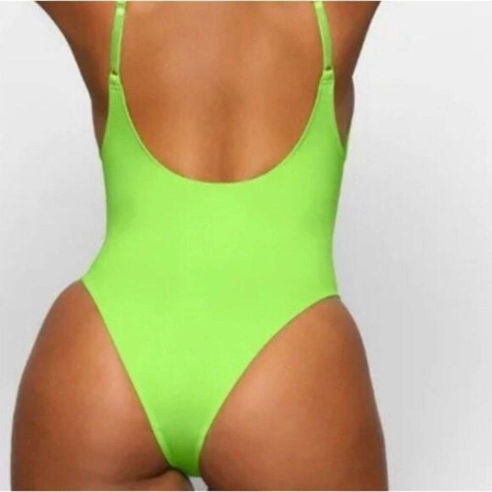 SKIMS Recycled Collection Signature Scoop Bathing Suit in Neon Green Size M NWT - Picture 2 of 5